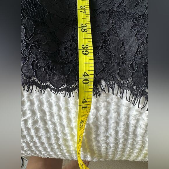 H&M Navy Lace Sheath Dress with Crew Neck and Short Sleeves Size L - Picture 8 of 8